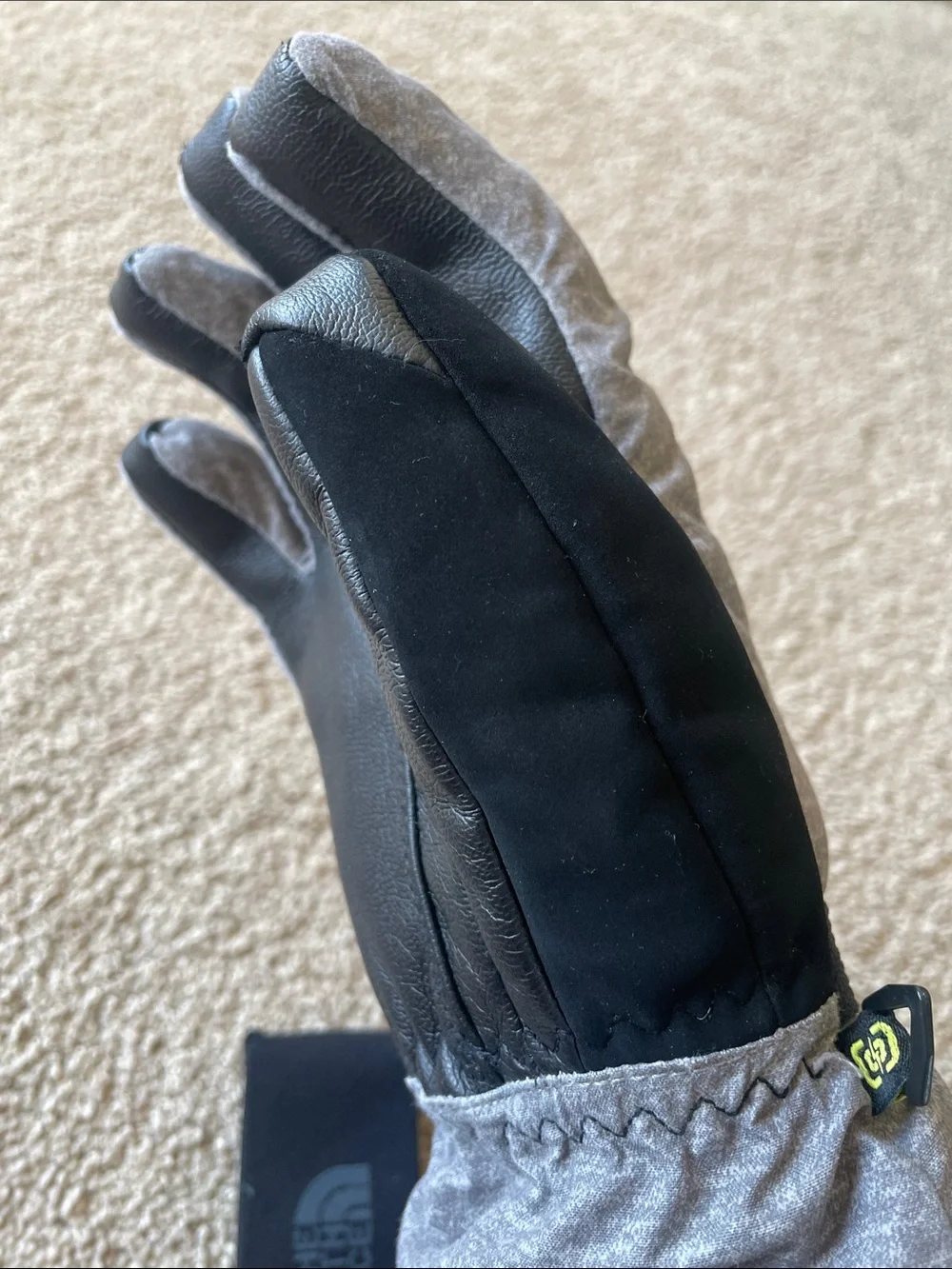 Burton Kid’s Snowboarding Skiing Gloves M Heather Gray/Black Snow Gloves Winter
